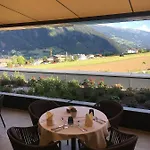 Elisabeth Hotel Fuegen
