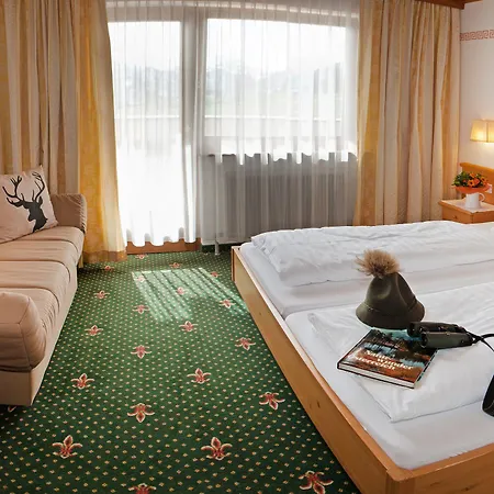 Elisabeth Hotel Fuegen