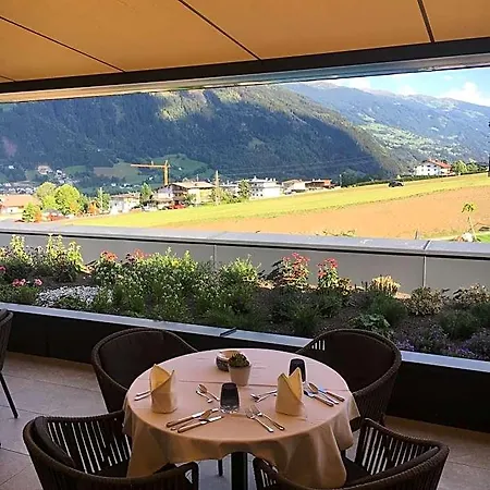 Elisabeth Hotel Fuegen